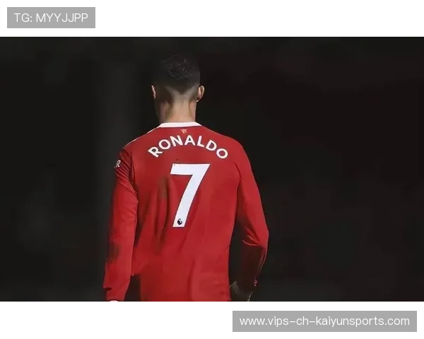 C罗被曝私下教授年轻球员射门技巧，传帮带形象受赞